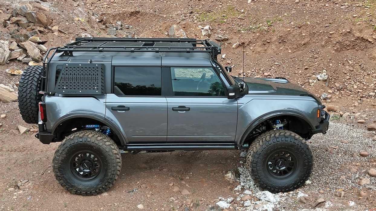 Wide stance, full carbon fiber body kit by APG – built for strength and style
Custom paintwork highlights Ursi 2’s aggressive profile
3” APG carbon fiber fender flares for maximum clearance and visual impact