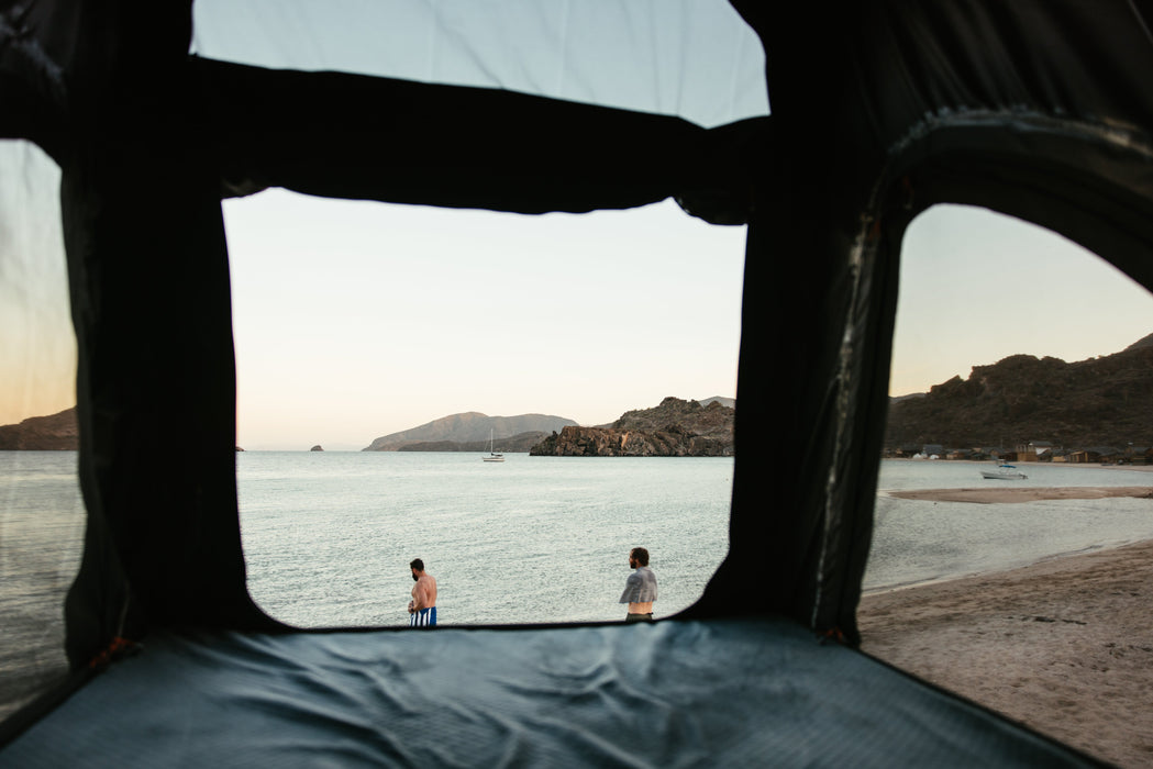 The Desperado Hardshell Rooftop Tent